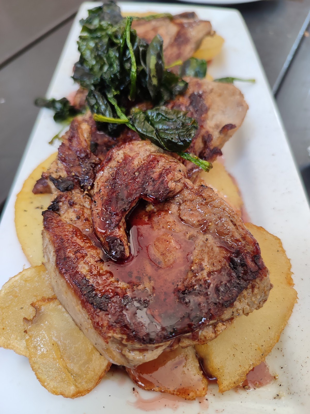 Plato de la casa recién emplatado