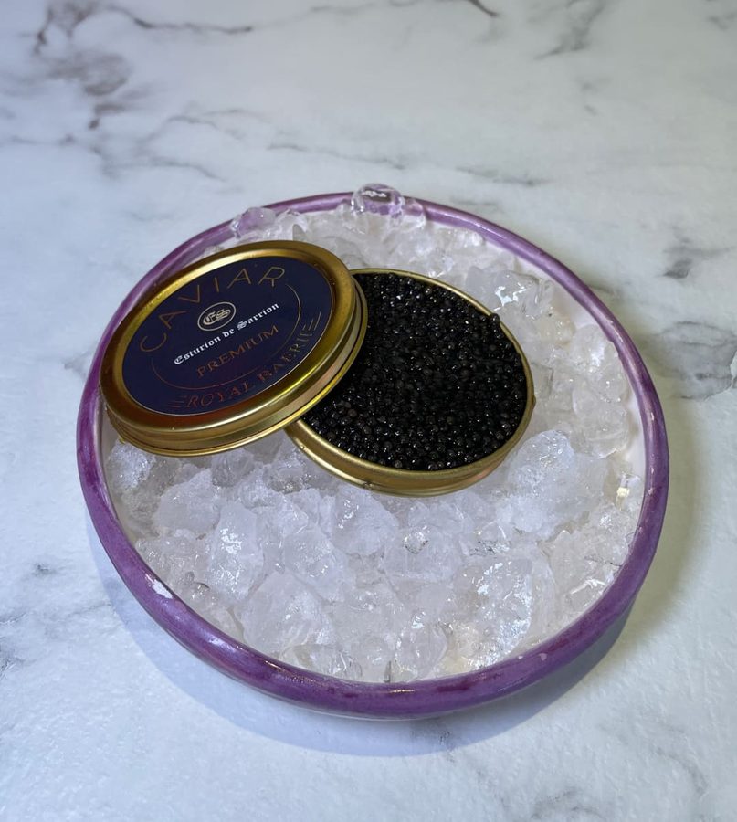 Caviar de esturión de Sarrión servido sobre hielo