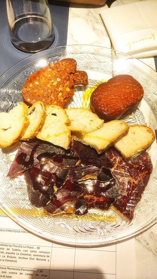 Tabla de ibéricos Piritaurus con quesos y pan