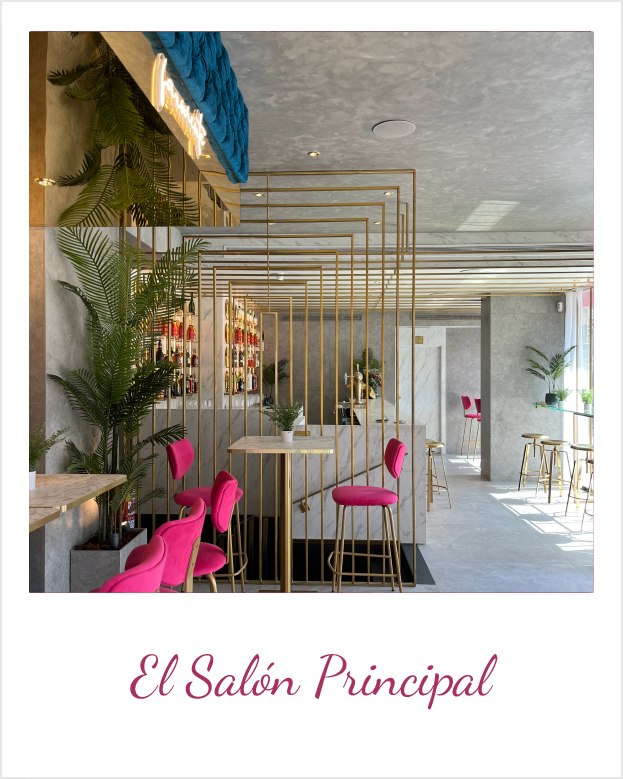 El Salón Principal de Farniente, con terciopelo magenta y latón