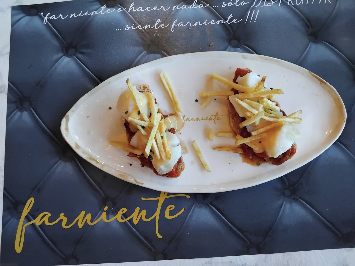 Bocado de la casa con patatas paja